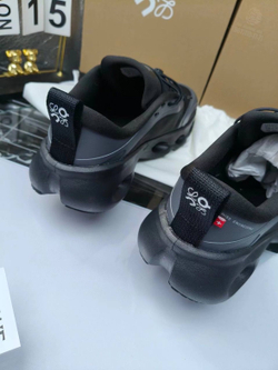 Кроссовки On Running x Loewe Cloudsolo