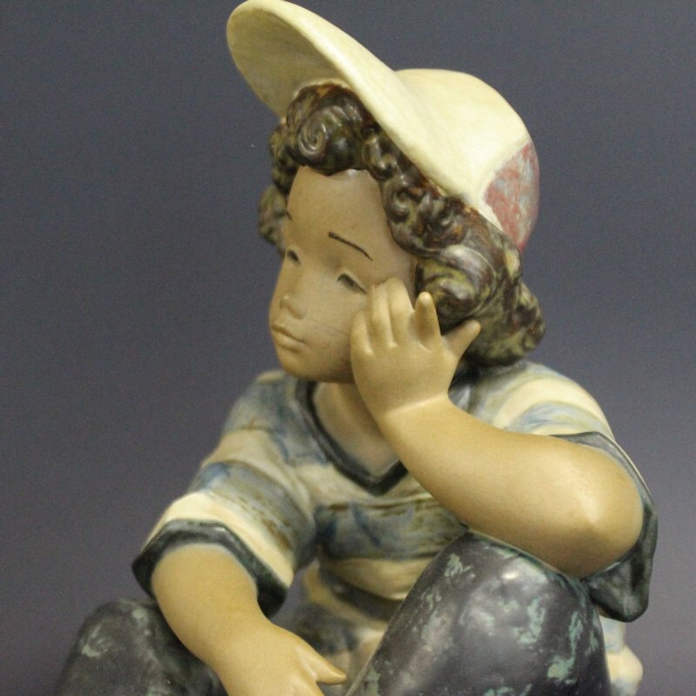 Фарфоровая мануфактура «Задумчивый мальчик»