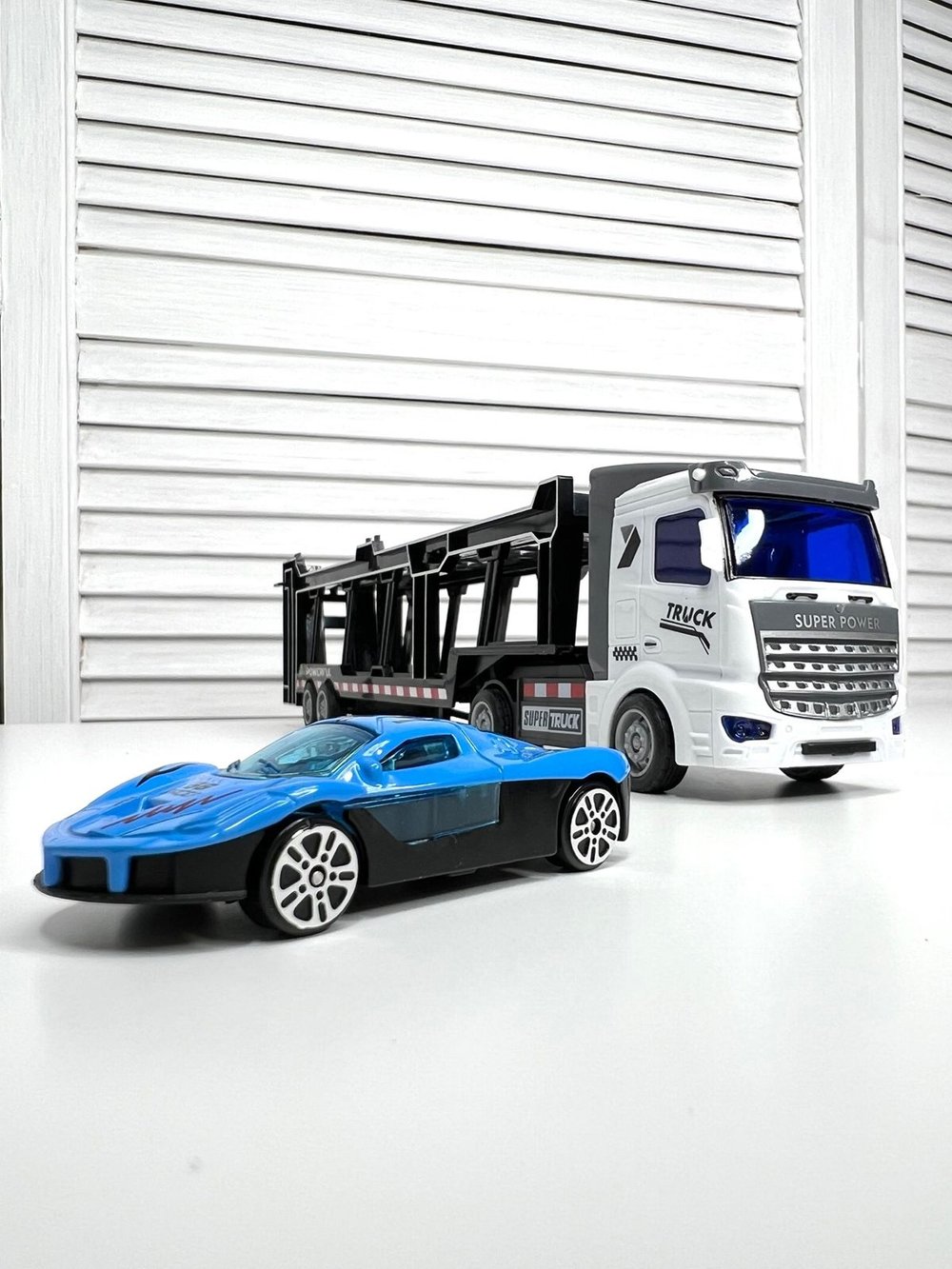 Машина автовоз с 4 спортивными машинками (201789601)