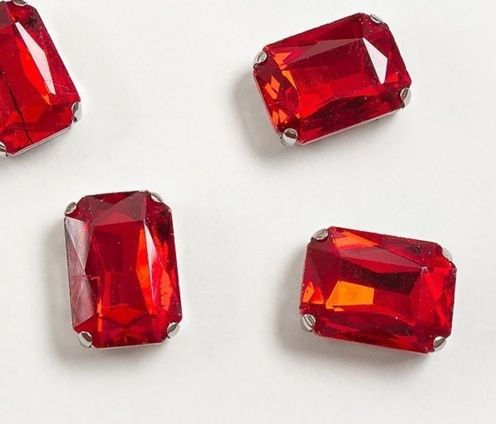 Стразы пришивные стекло в оправе "Прямоугольник", р. 18х13 мм, красный