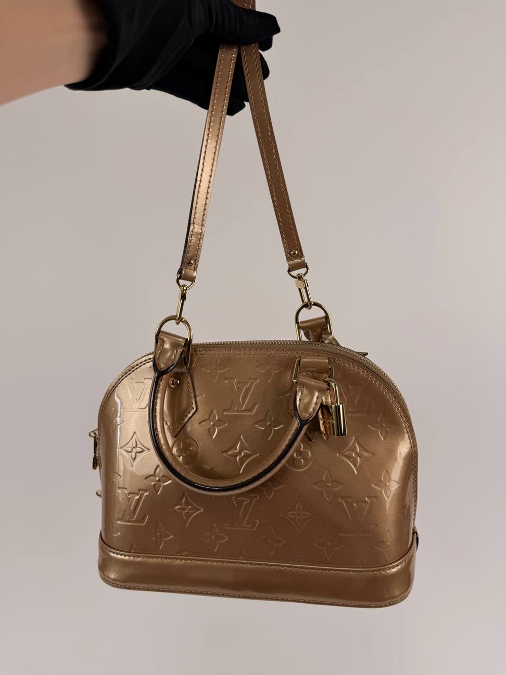 Сумка Louis Vuitton Monogram Vernis Alma BB