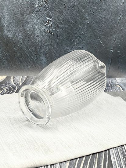 Кувшин стеклянный 1 л. на ножке "Вертикаль"