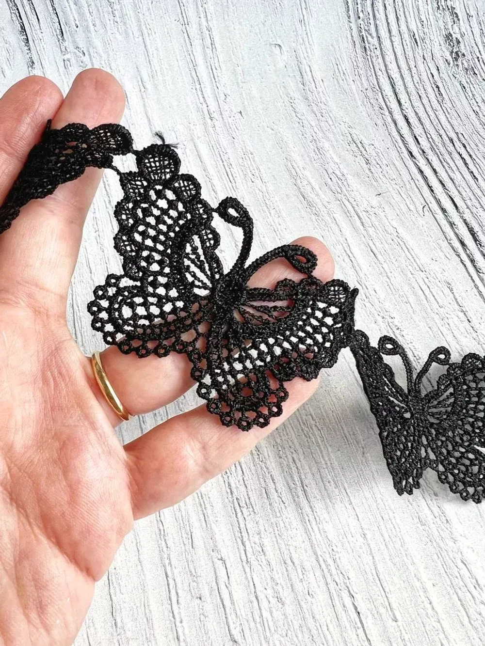 Тесьма кружево для рукоделия и вязания бабочки