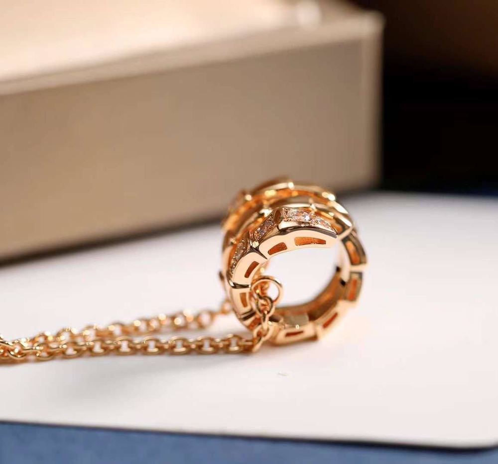 Кулон Bvlgari