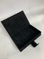 Коробка с магнитным клапаном