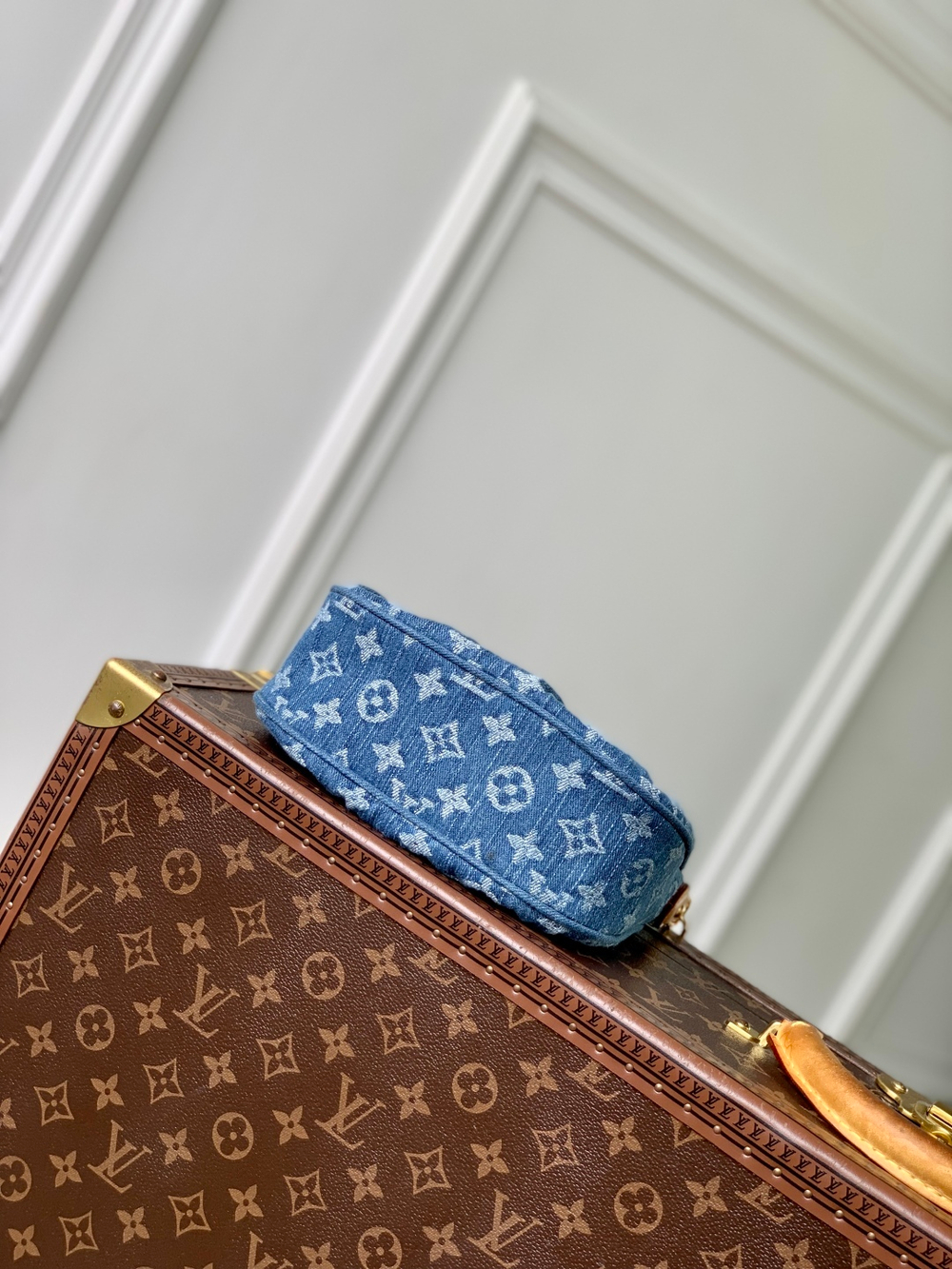 Louis Vuitton Pochette Valley