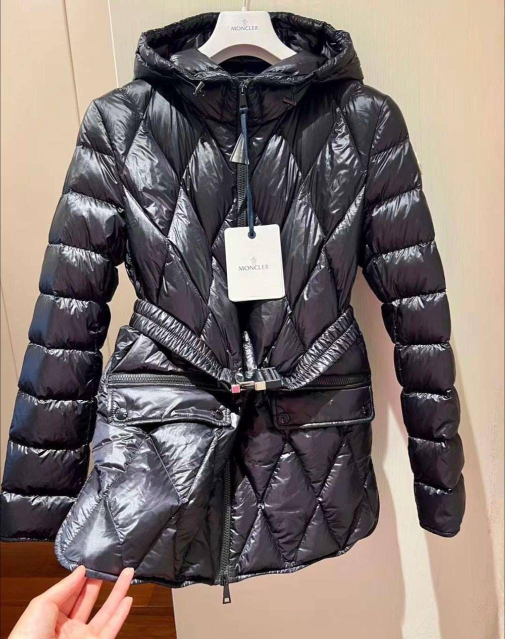 Пуховик Moncler
