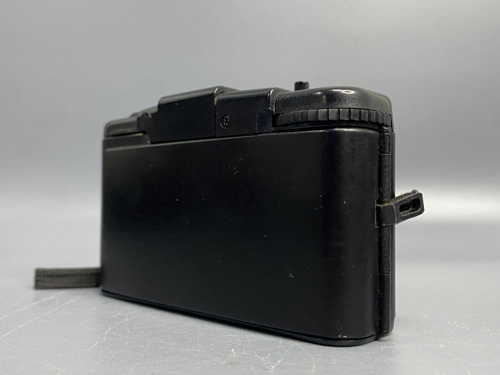 Olympus XA 1