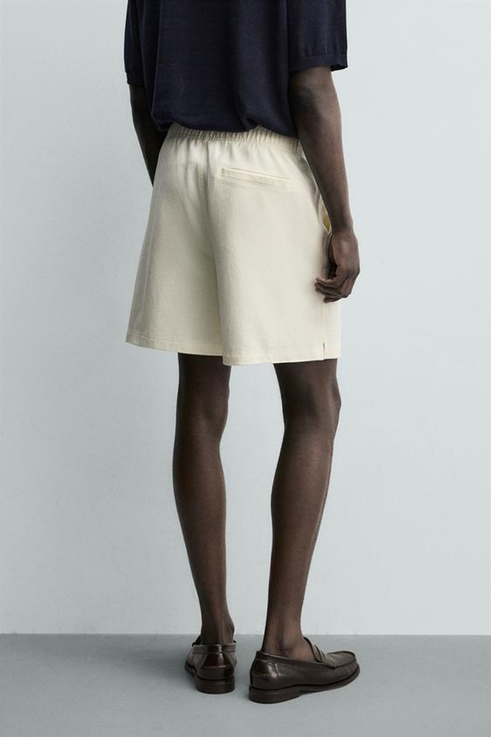 ZARA ШОРТЫ-ДЖОГГЕРЫ REGULAR FIT, ЖЕЛТОВАТО-БЕЛЫЙ