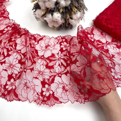 Вышивка на сетке красная 22,5 см