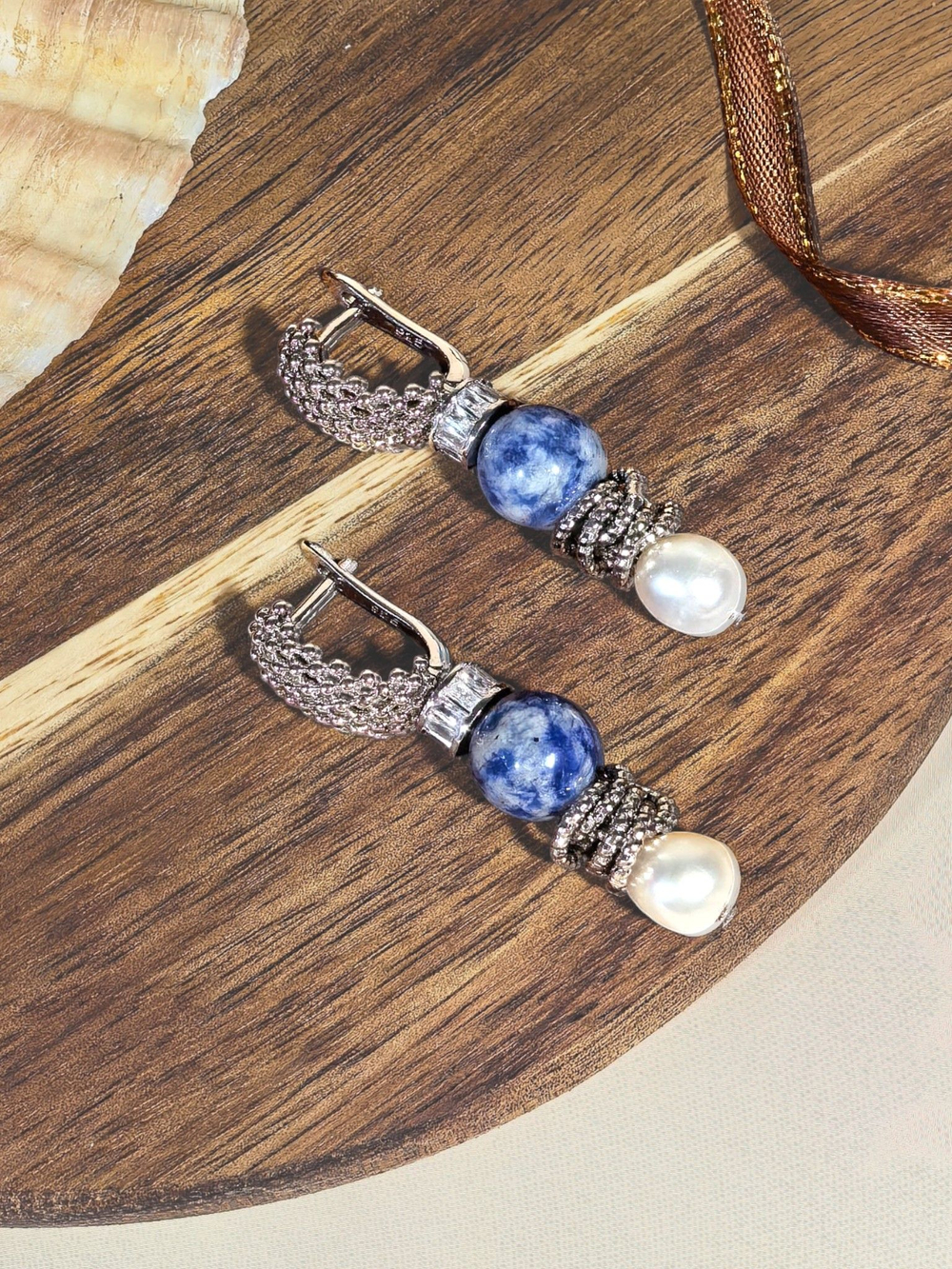 Серьги с содалитом и жемчугом