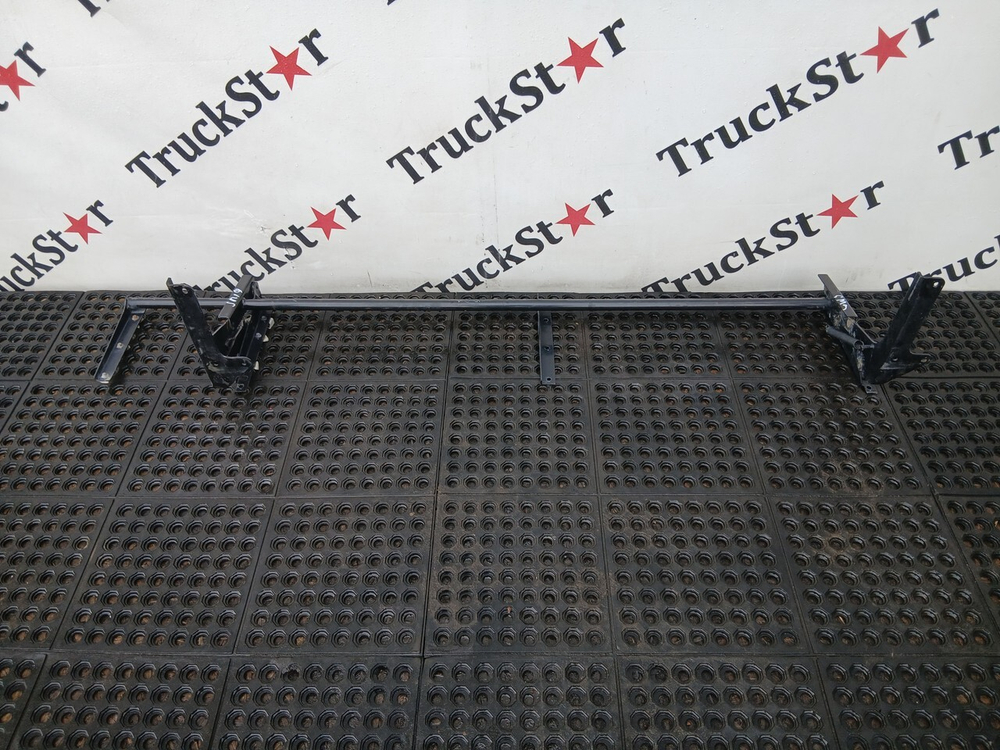 Кронштейн левого спойлера 2022г.