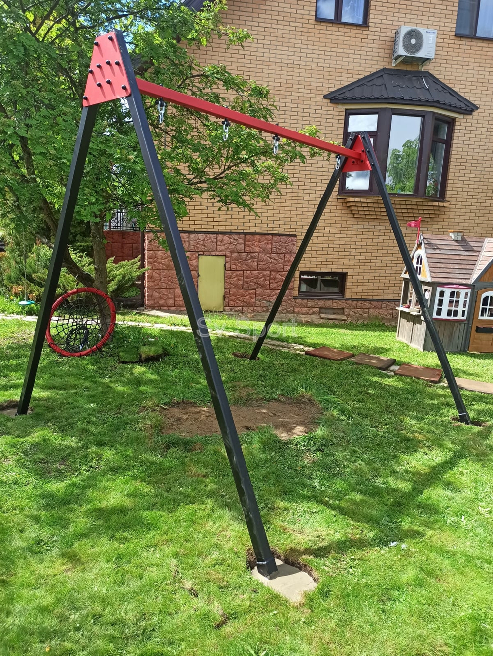 Монтаж уличных качелей Sv Sport