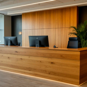 Стойка ресепшн на заказ