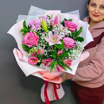 Авторский букет с розовой лилией