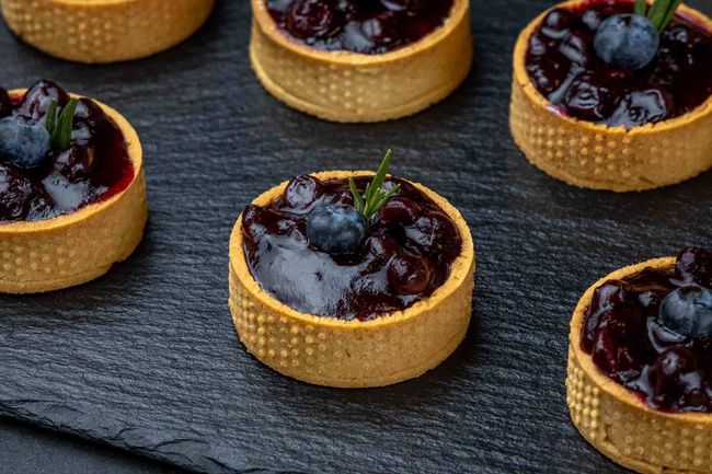 Чизкейк «Сияние» с черной смородиной, 7 шт.