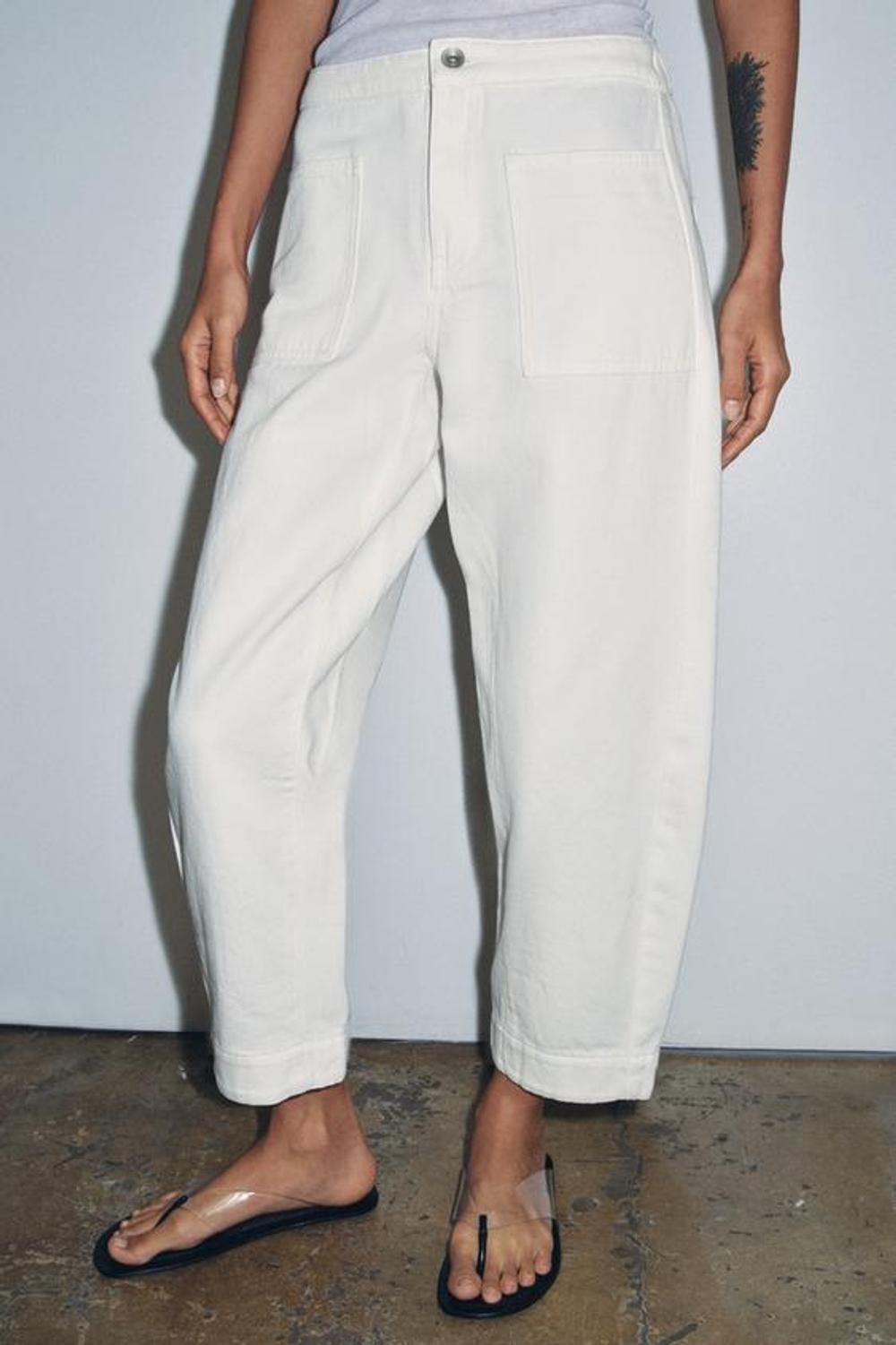 ZARA ДЖИНСЫ С КАРМАНАМИ — ZW COLLECTION, БЕЛЫЙ