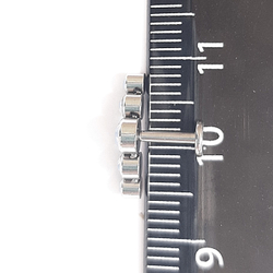 Микроштанга  6 мм с голубыми кристаллами, толщина 1,2 для пирсинга ушей. Титан G23