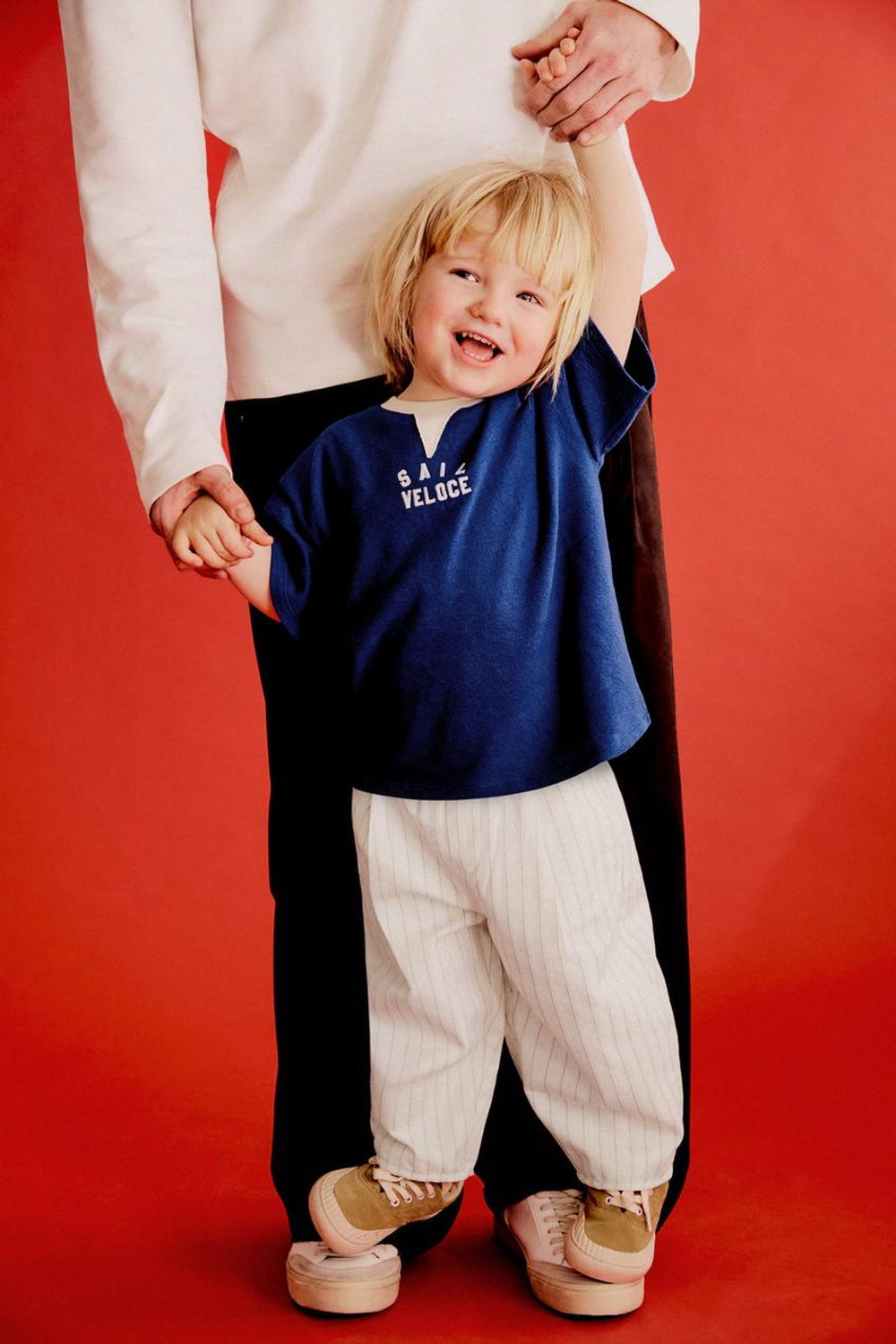 ZARA ФУТБОЛКА С ВЫШИТОЙ НАДПИСЬЮ, ЧЕРНИЛЬНО-СИНИЙ