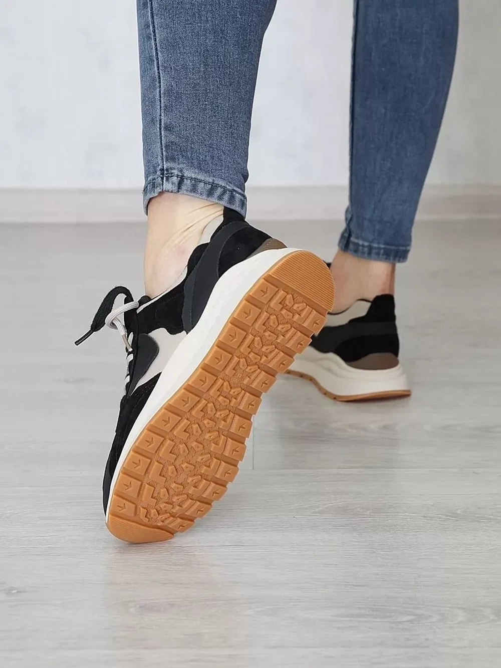 Кроссовки женские демисезонные