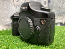 Canon EOS 5D