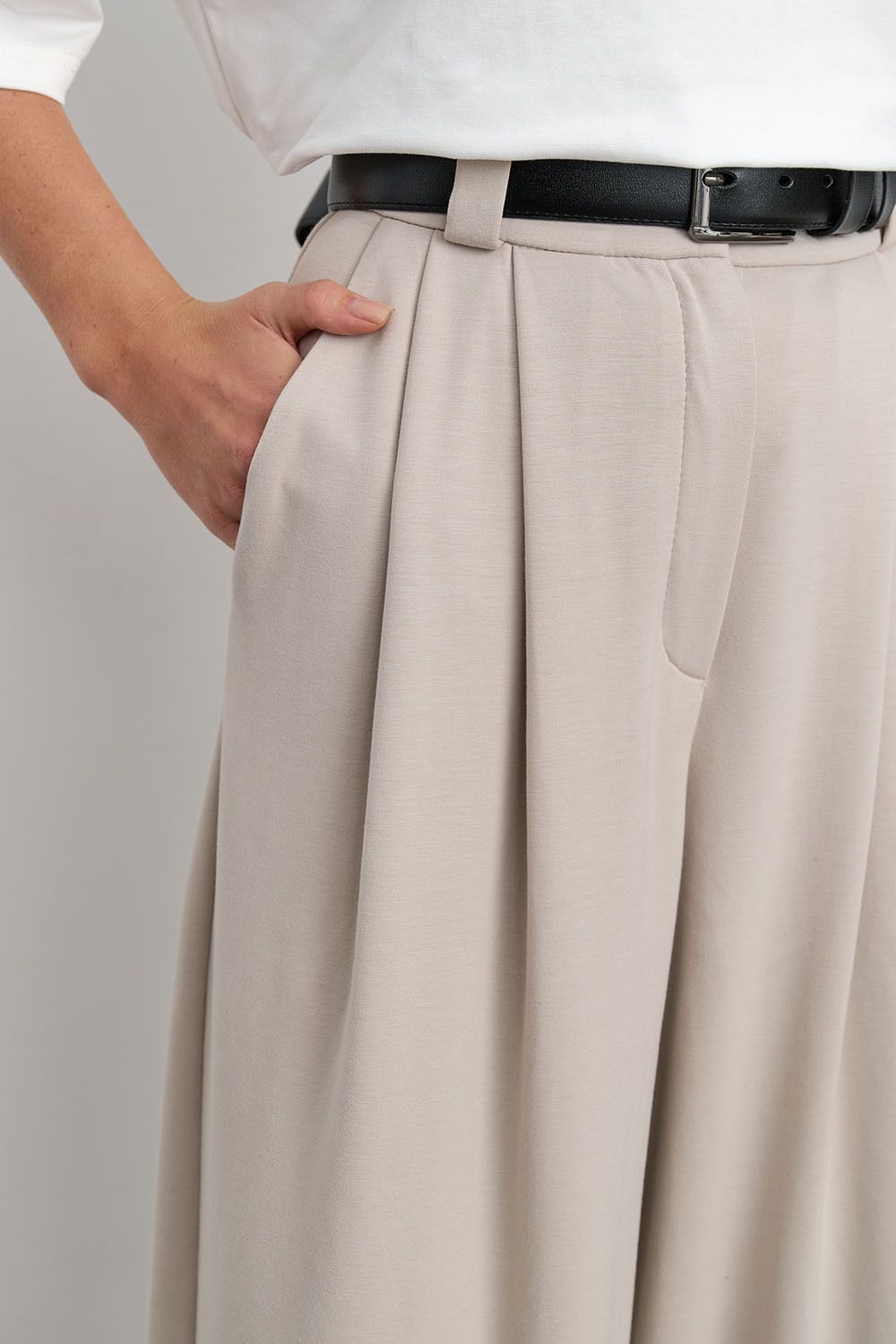 Брюки палаццо бежевого цвета