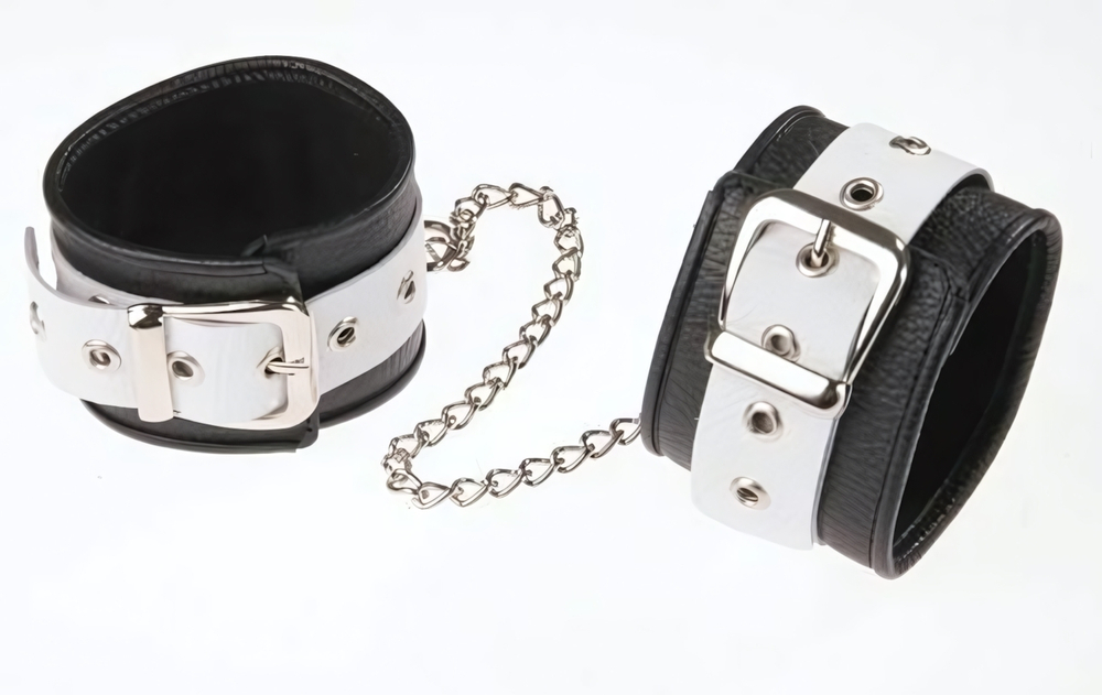 Черно-белые оковы на ноги (Цвет: черный с белым)