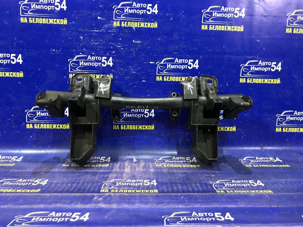Балка передняя поперечная MITSUBISHI DELICA 1994-1997
