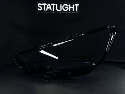 Левое стекло фары AUDI A4 B9 2015-2020