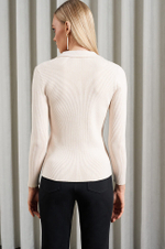 22947 Джемпер женский (светло-бежевый)