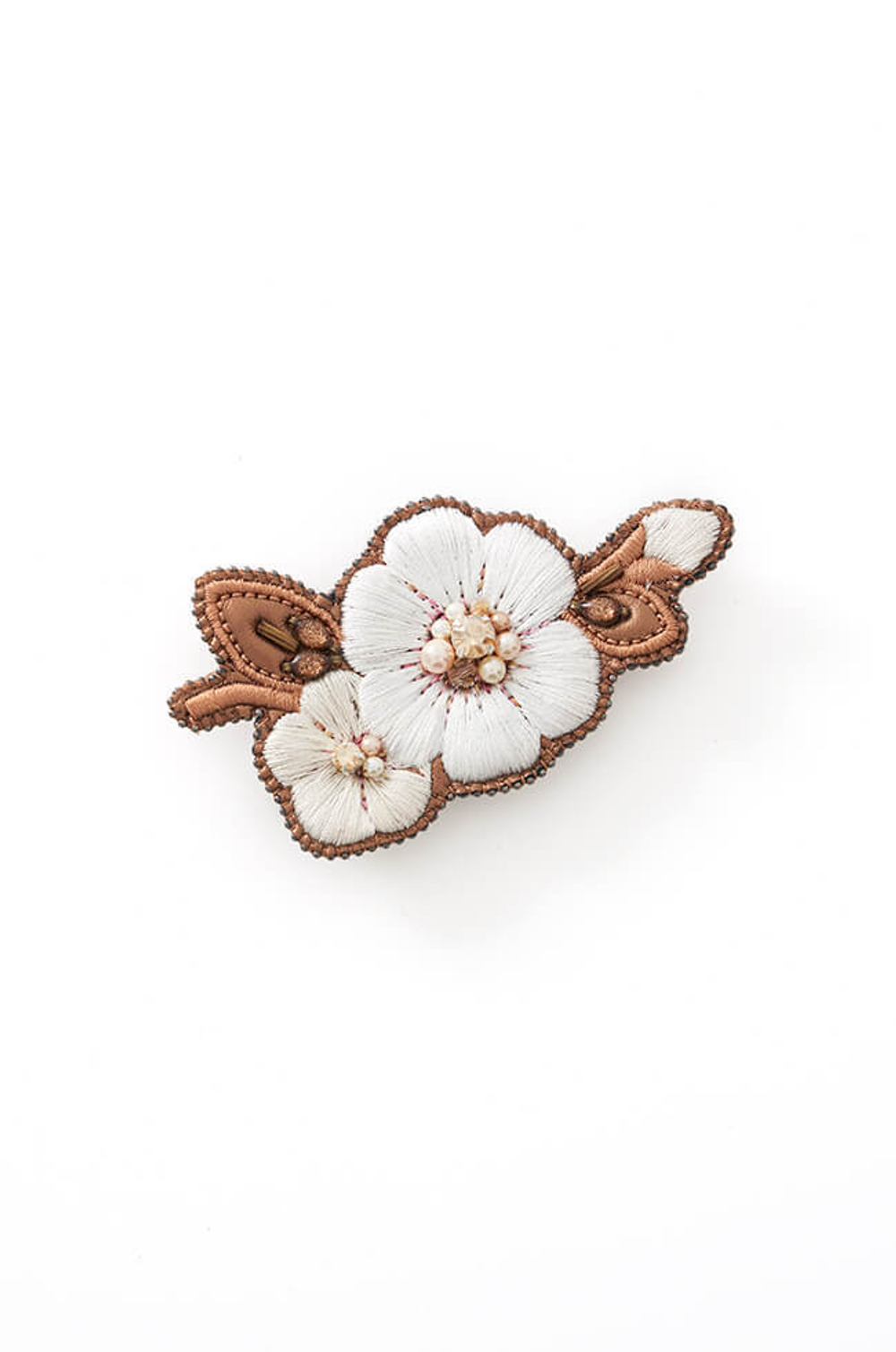 8366 Брошь (молочный / миндаль)