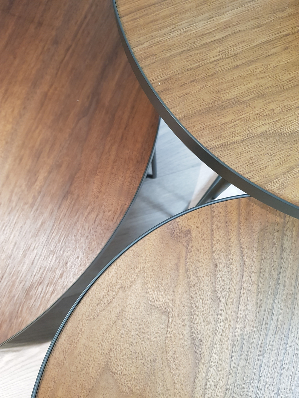 Столик журнальный Holm S