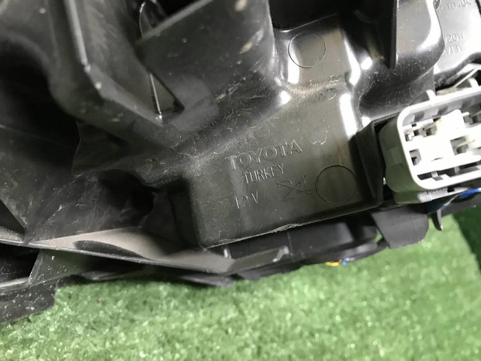 Фара левая Toyota C-HR (2019-2023) LED