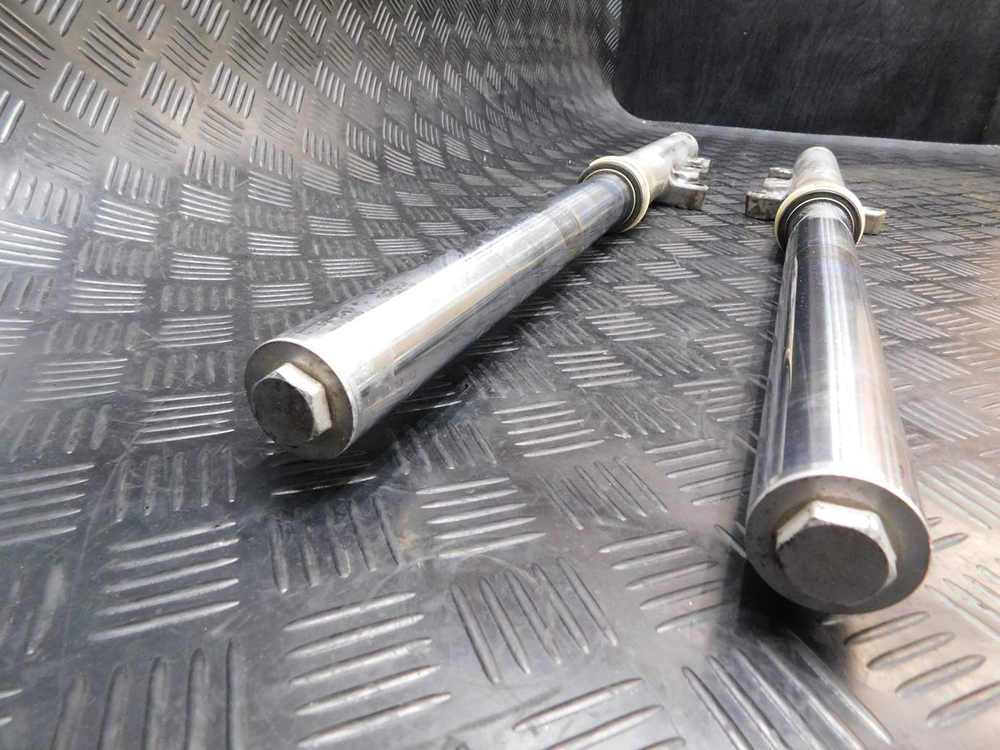 Перья вилки Yamaha Road Star XV1600