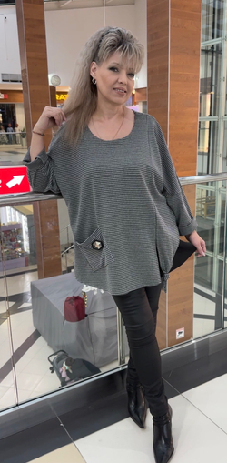 Клетчатый блузон-туника с "косым" кармашком и завязкой