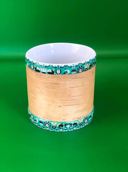 Кружка малая фарфоровая без ручки с берестой. Коллекция Изразец Коломенское. Птицы.