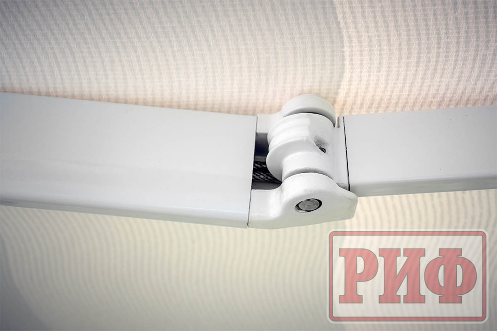 Маркиза автомобильная 2,5х2,0 м кассетная с электроприводом, корпус белый РИФ