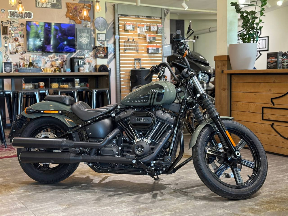 Harley-Davidson Street Bob (Deadwood Green)