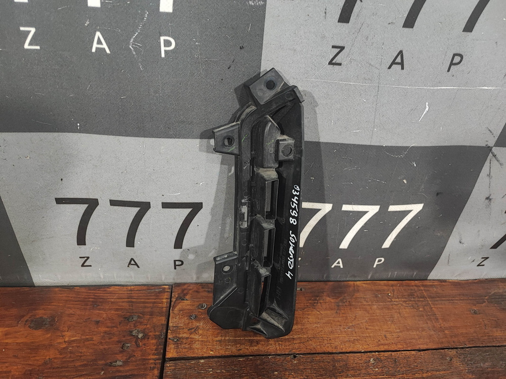 Кронштейн переднего бампера Kia Sorento 4 20-нв Б/У Оригинал 86598P2000