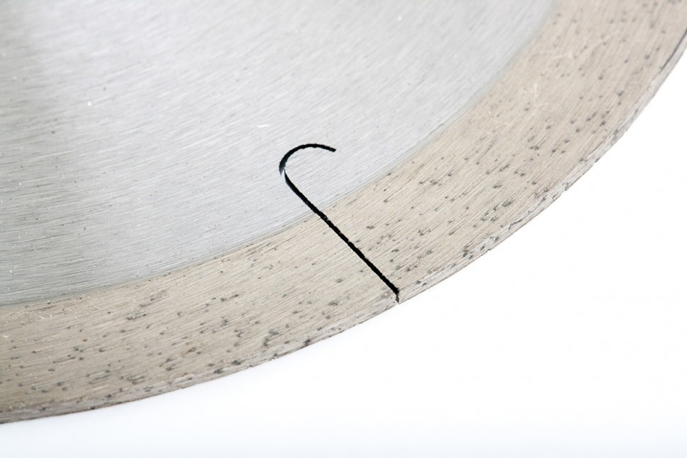 Диск алмазный, 150 х 22.2 мм, сплошной c лазерной перфорацией, мокрая резка Gross