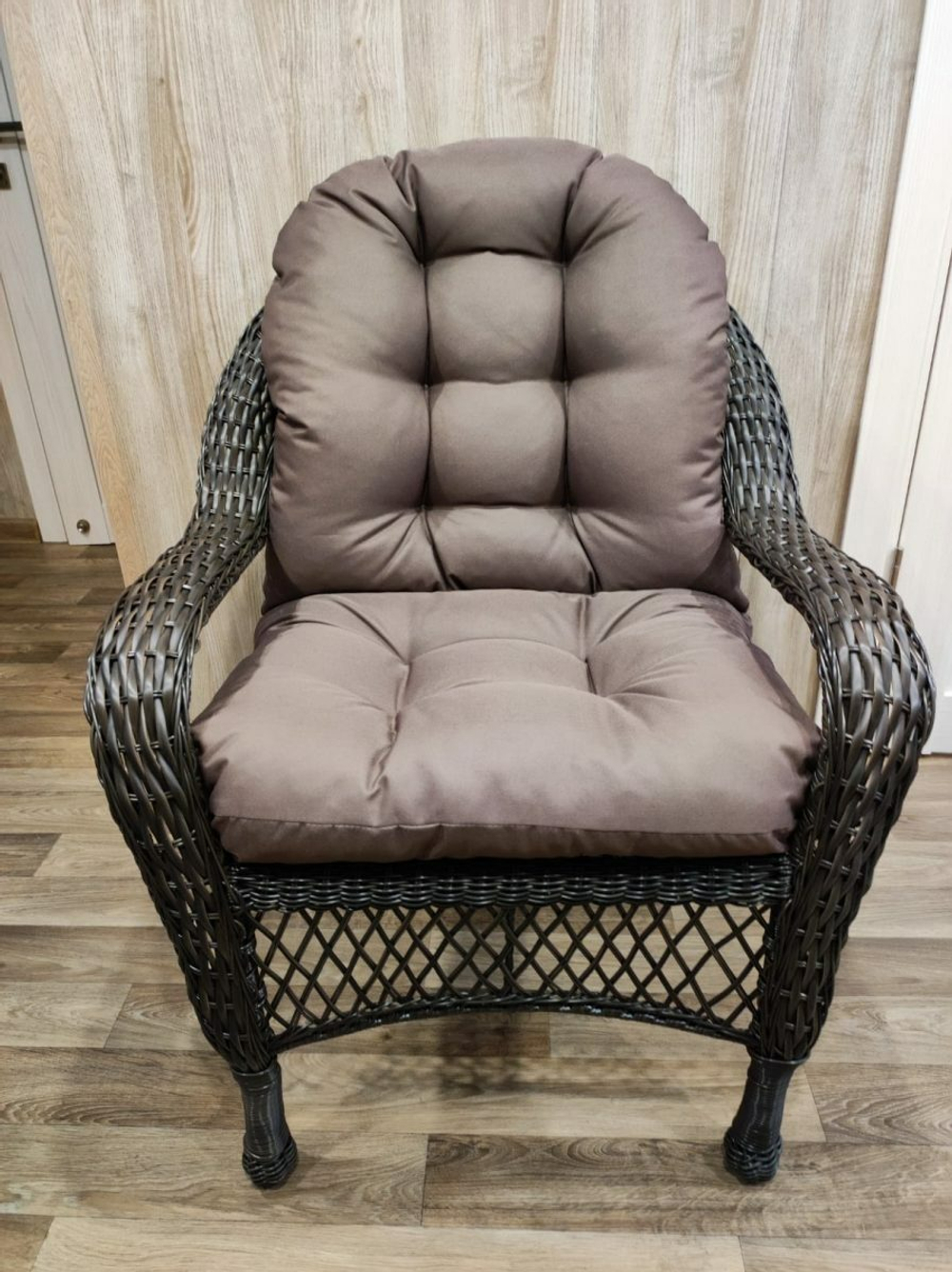 Кресло из искусственного ротанга МЭДИСОН НЬЮ «MEDISON NEW» с подушками на сидение и спинку