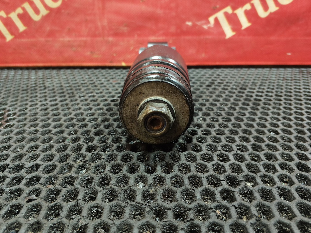 Амортизатор кабины 2017г