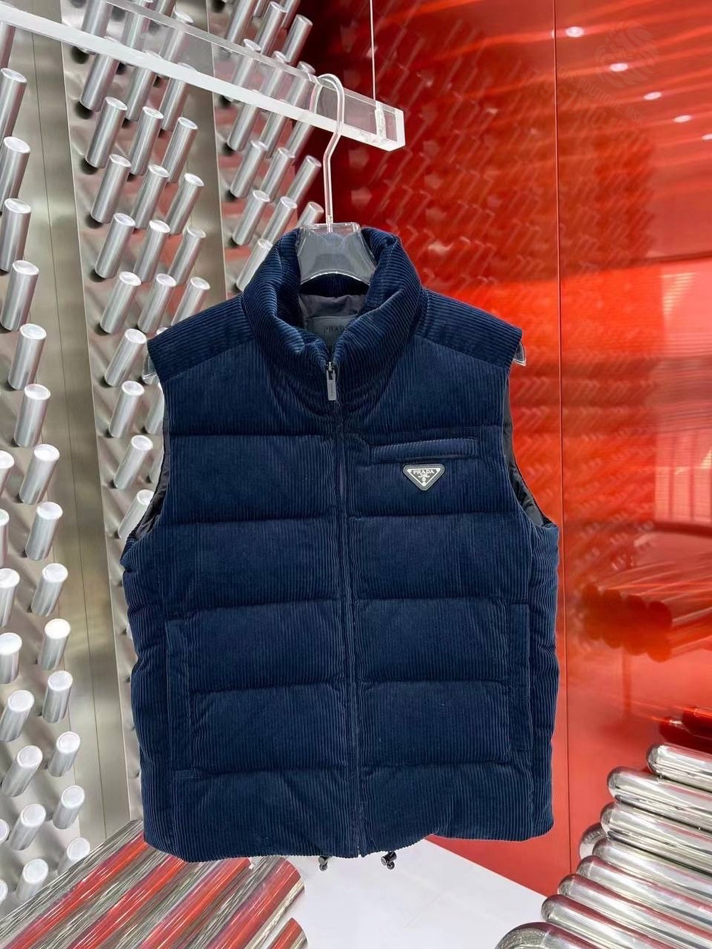 Пуховый жилет Prada