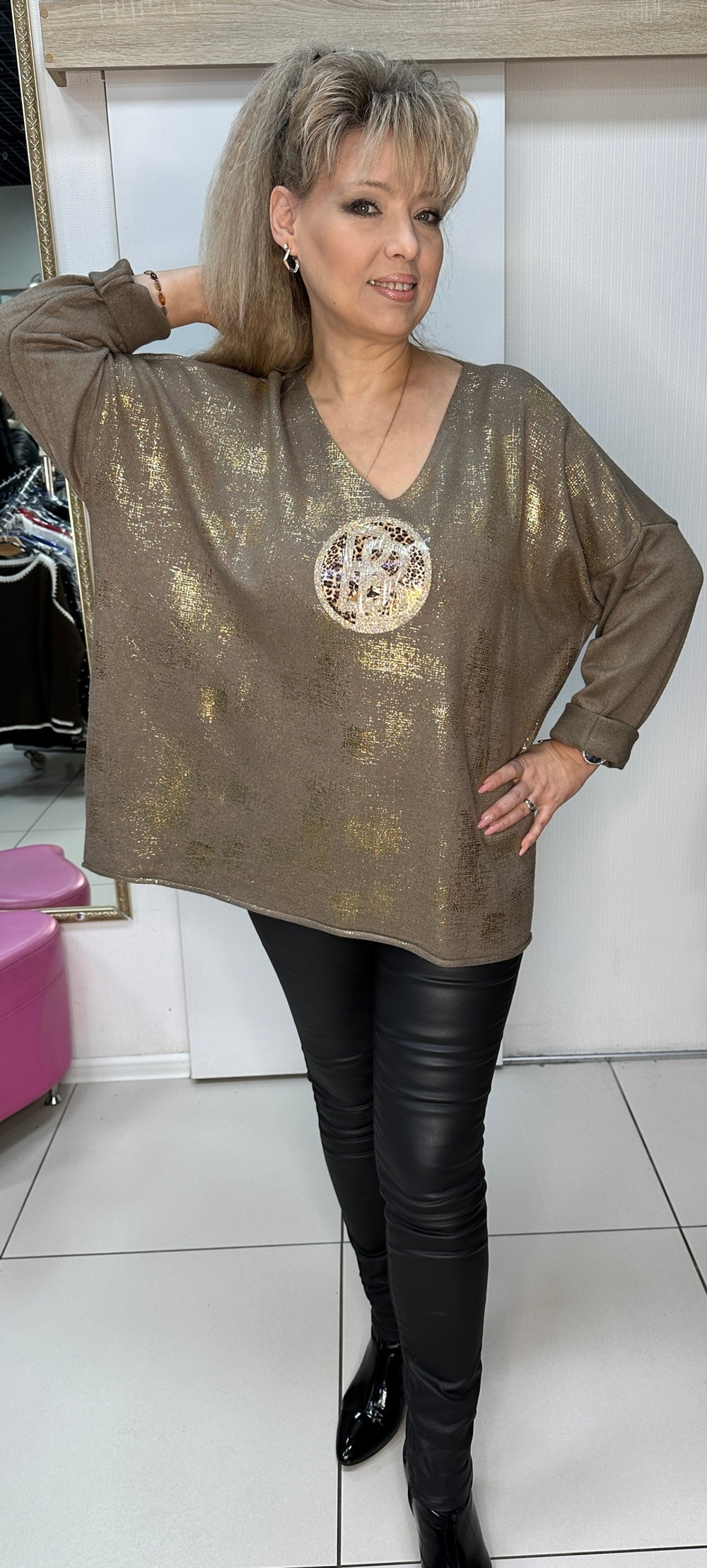 Итальянская туника - джемпер с блестящим напылением и эмблемой