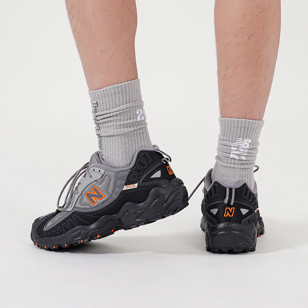 Кроссовки New Balance 703