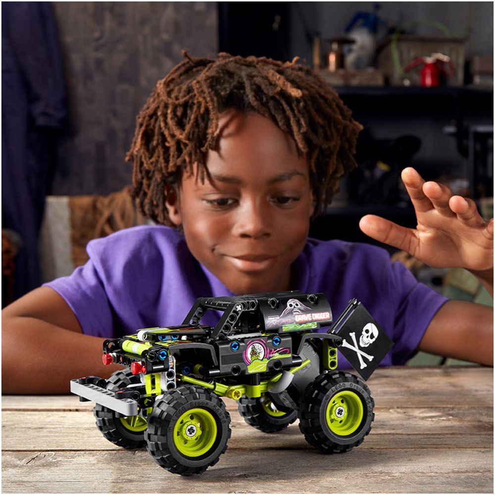 Конструктор LEGO Technic 42118 Monster Jam Grave Digger