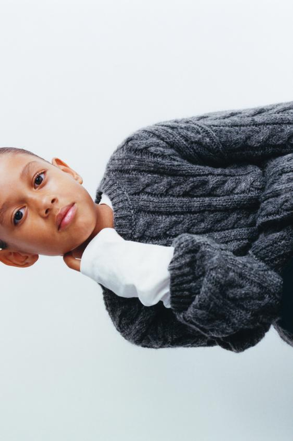 ZARA СВИТЕР С УЗОРОМ «КОСЫ», СЕРЫЙ С МЕЛАНЖЕВЫМ ЭФФЕКТОМ