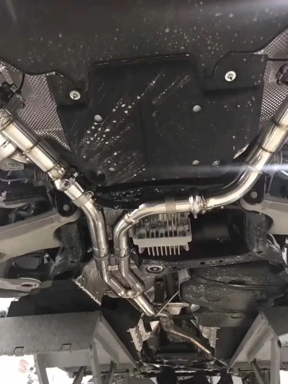 Спортивная выхлопная система с заслонками для Porsche Macan 95B.2 2.0T 2019-2023 Порше Макан