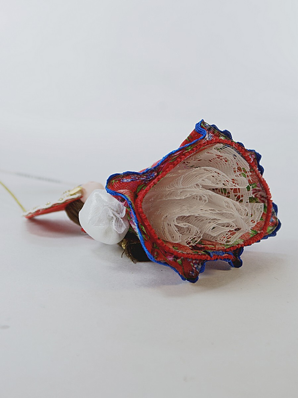 Кукла-подвеска в сарафане с воланами