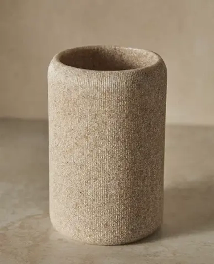 ZARA HOME СТАКАН ДЛЯ ЗУБНЫХ ЩЕТОК ИЗ СМОЛЫ, БЕЖЕВЫЙ